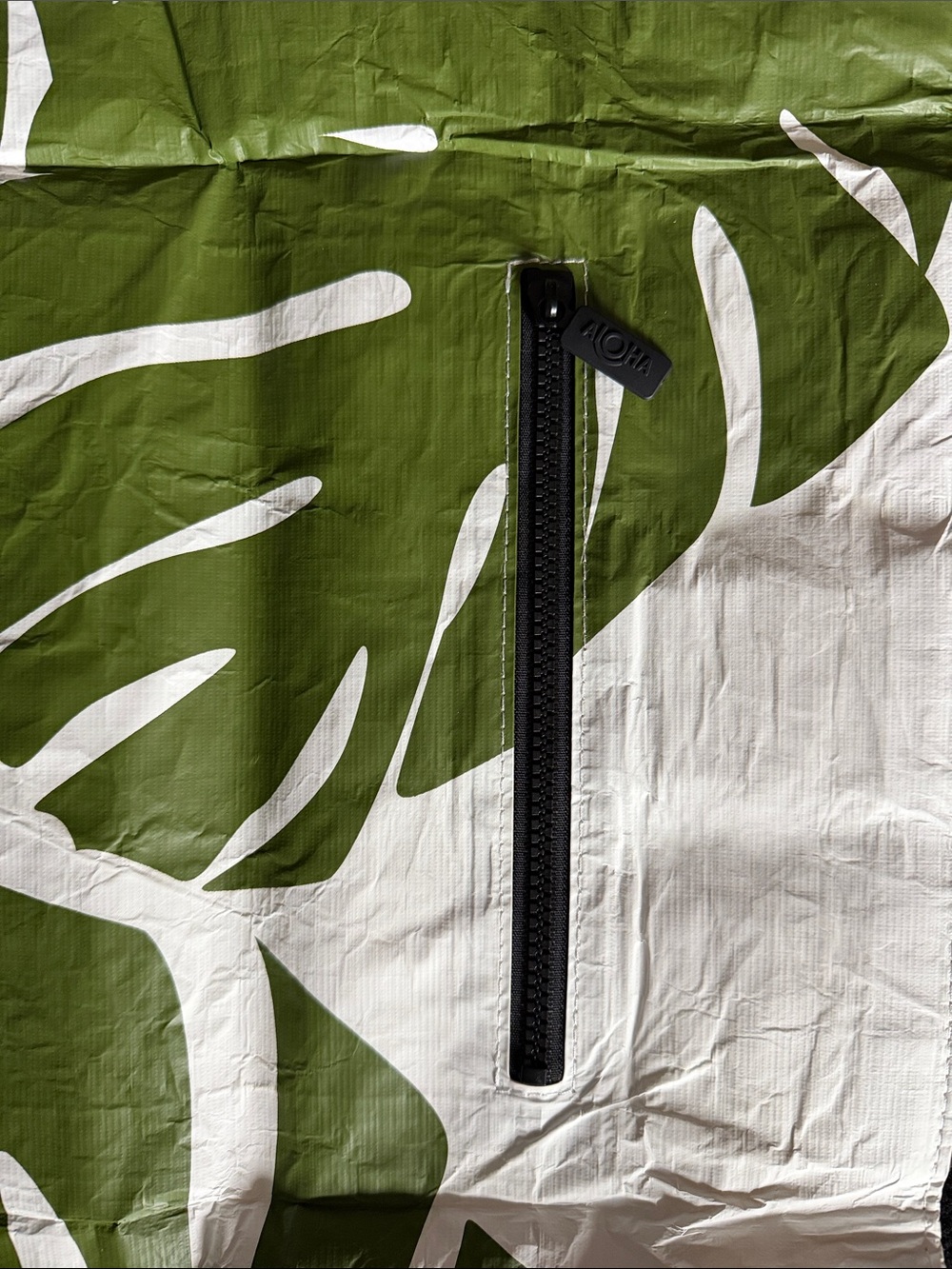 ALOHAS Olive Green & White Botanical Tote with Black Handles - Picture 4 of 5